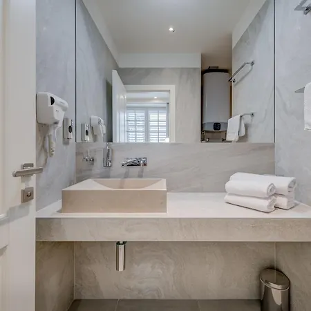 Gostinjska kuća Stonemasons Heritage 4*