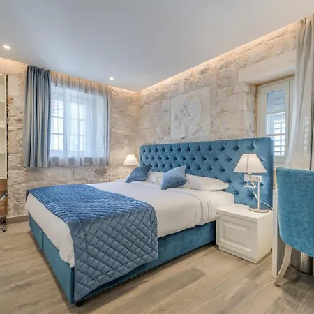 Stonemasons Heritage 4*