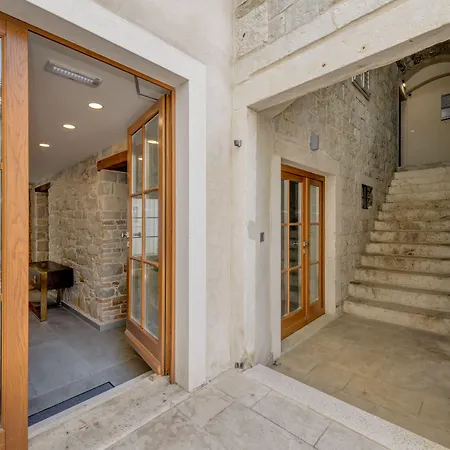 Stonemasons Heritage Konukevi 4*