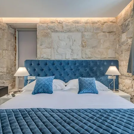 Stonemasons Heritage سبليت